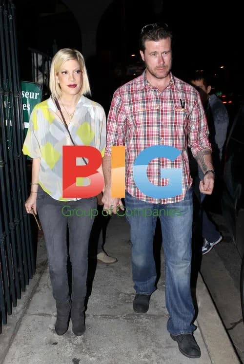 Tori Spelling and Dean Mcdermott leave dinner in Malibu