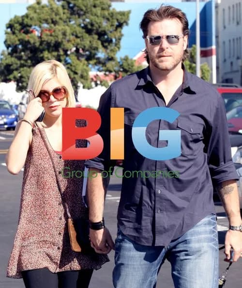 Tori Spelling and Dean Mcdermott Shopping