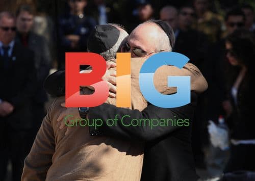 Peres sons comfort each other at mother\'s funeral