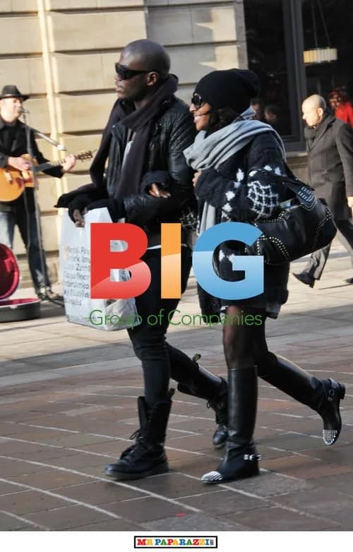 X Factor\'s Alexandra Burke Shopping in Glasgow