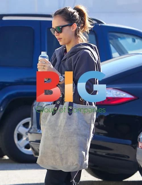 Jessica Alba Spotted With Friends Outside Gym