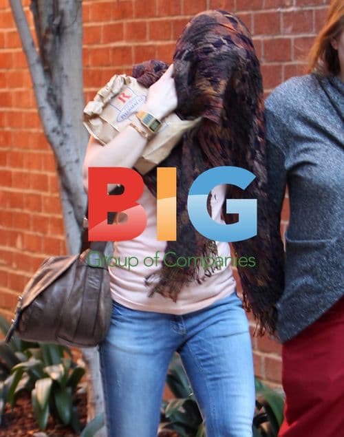 Scarlett Johansson Leaving Medical Building