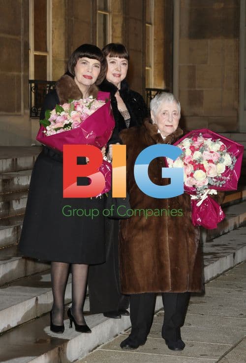 Mireille Mathieu receives Legion d'Honneur