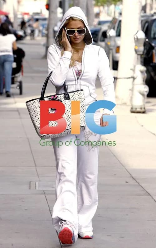 Paris Hilton Heads to Salon