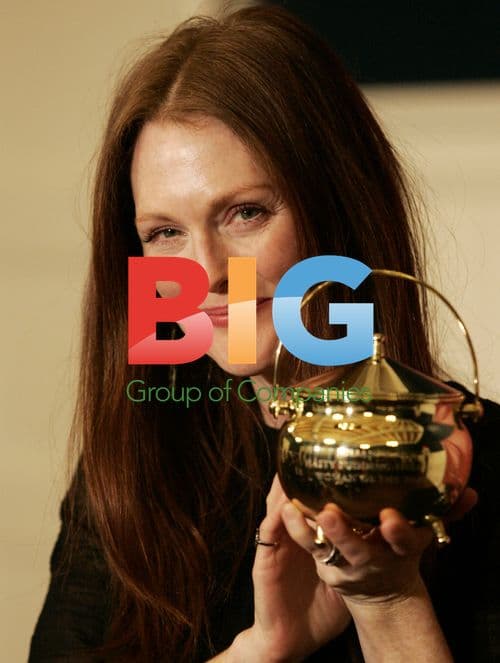 Julianne Moore Accepts Hasty Pudding Award