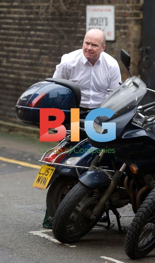 Steve McFadden Arrives at Court for Baby Custody Hearing