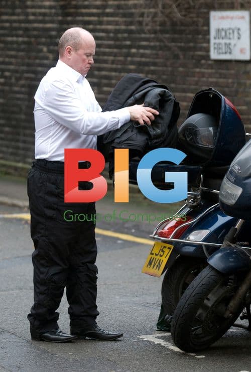 Steve McFadden Arriving at Court