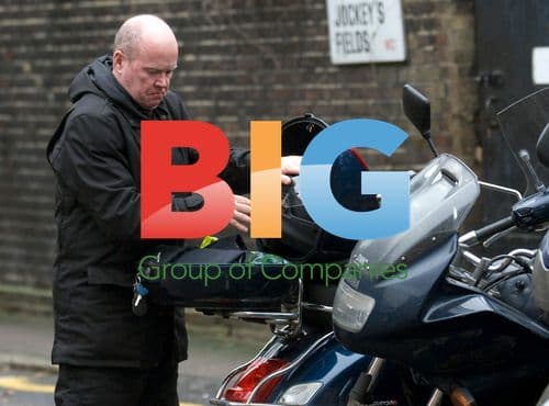 Steve McFadden Arrives at Court