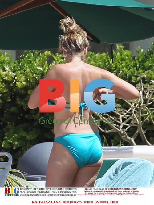 Claire Sweeney Relaxes in Caribbean