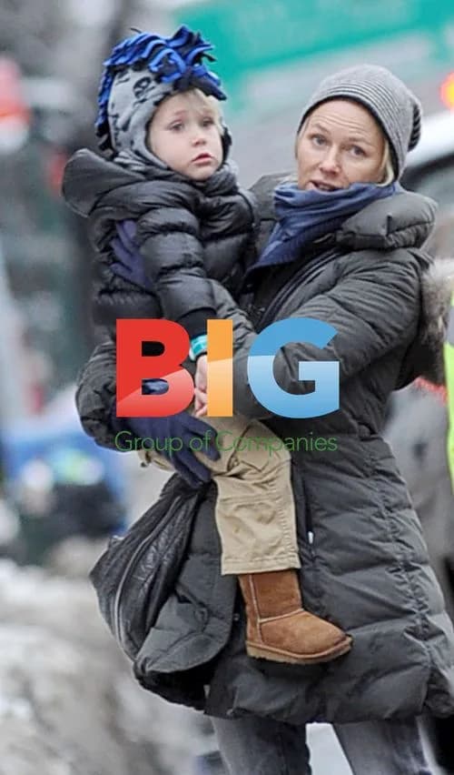 Naomi Watts with son in New York