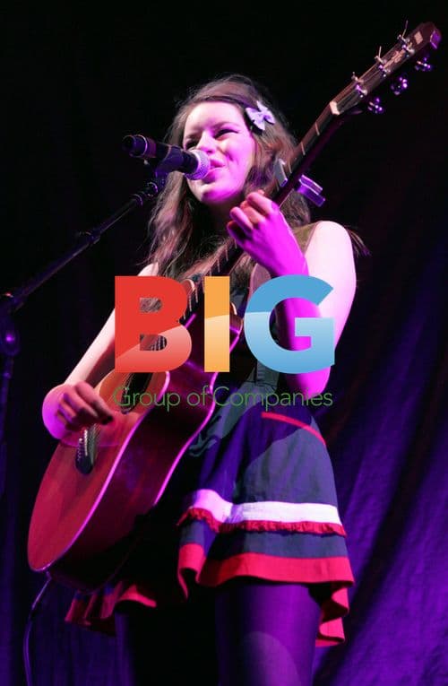 Carrie Mac Performs at NIA in Birmingham