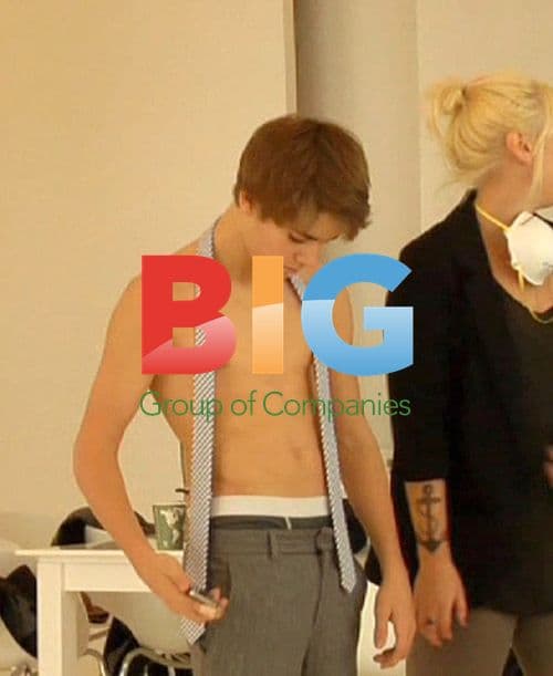 Justin Bieber Shirtless Photo Shoot Break