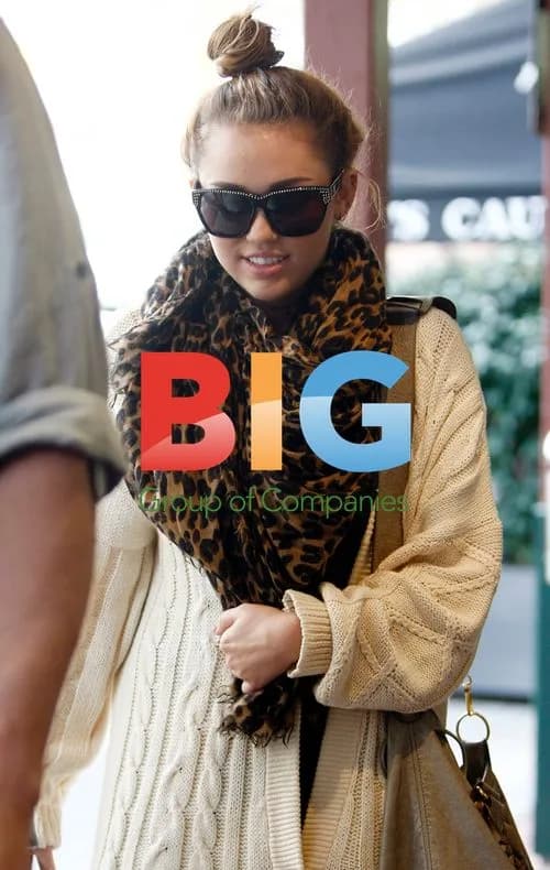 Miley Cyrus Leaving Restaurant in Perth
