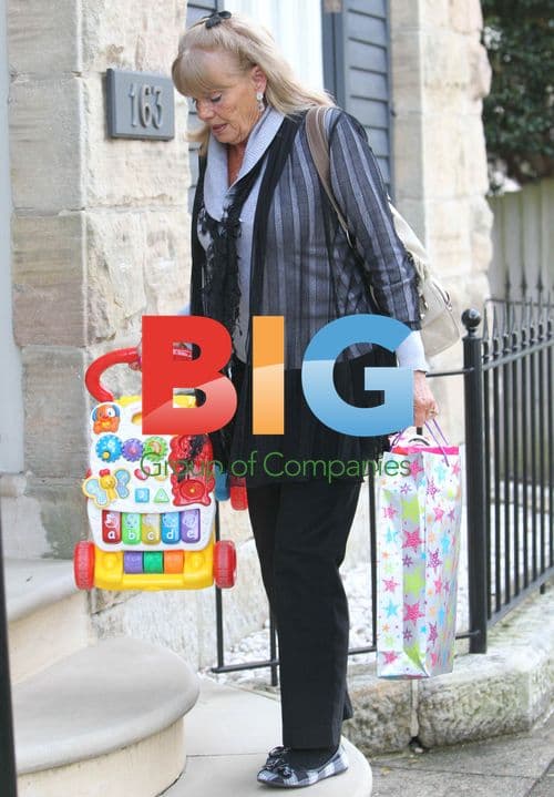 Nicole Kidman and daughter Faith arrive in Sydney