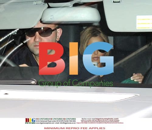 Cheryl Cole and mother leave London hotel