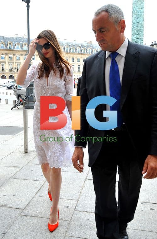 Anne Hathaway and Adam Shulman shop in Paris