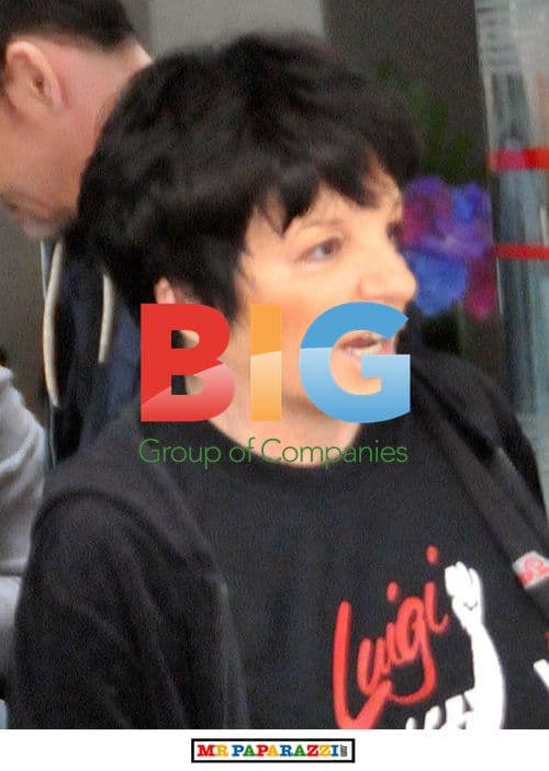 Liza Minelli Seen with Friends in Glasgow