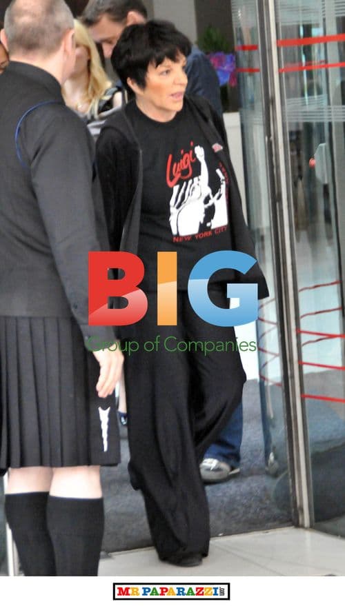 Liza Minelli Out with Friends in Glasgow