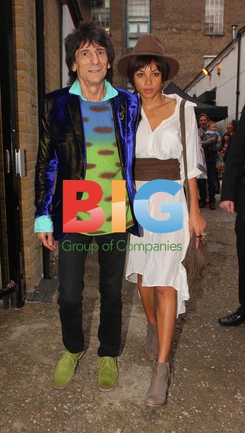 Ronnie Wood and Ana, Charming Baker Viewing