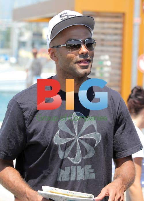 Tony Parker Disembarking Yacht in St Tropez