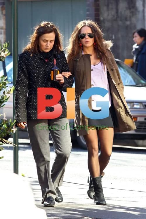 Rebecca Breeds and mother in Sydney