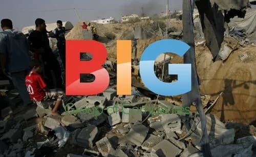 Palestinians Inspect Gaza Tunnel Site After Air Strike