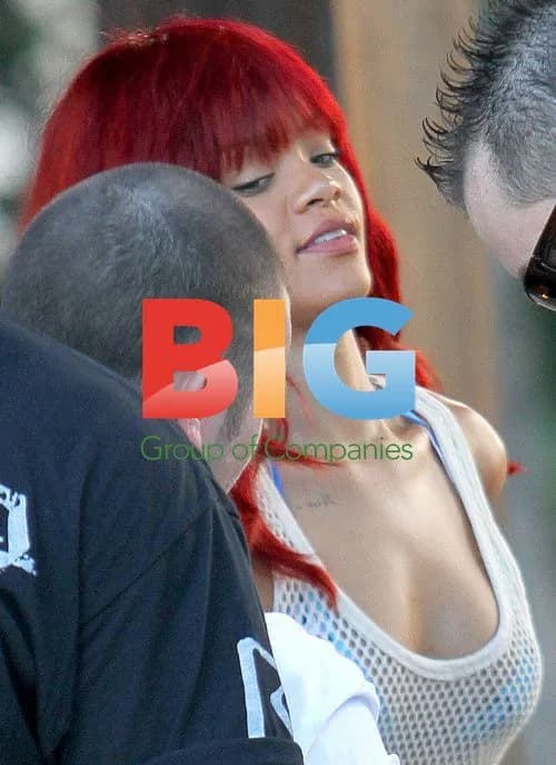 Rihanna grabs a drink in Miami