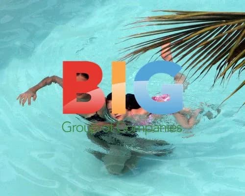 Katie Holmes and Suri Cruise swim in Miami hotel pool