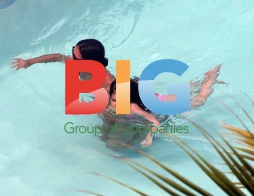 Katie Holmes and Suri Cruise Swimming