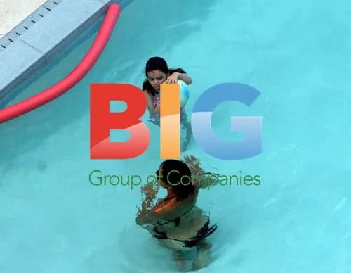 Katie Holmes and Suri Cruise swim in Miami