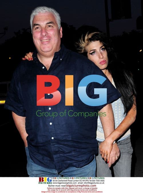 Amy Winehouse with dad in Camden