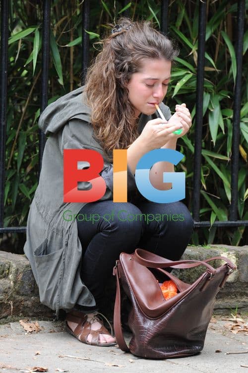 Fans Pay Respects to Amy Winehouse