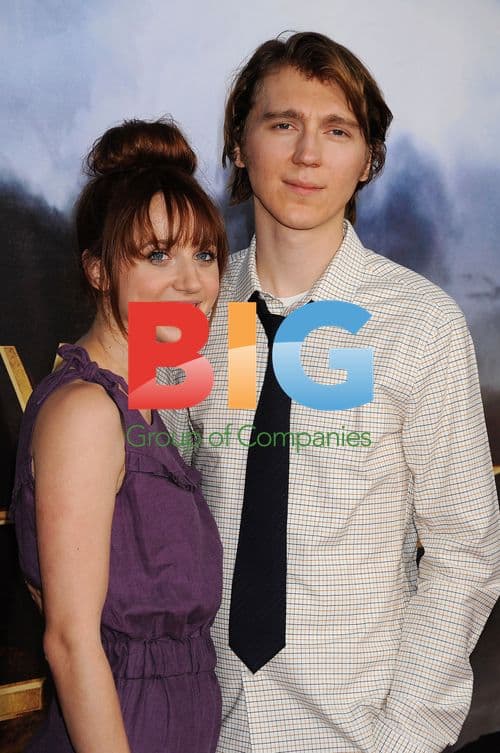 Zoe Kazan and Paul Dano at "Cowboys & Aliens" Premiere