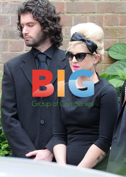 Celebs Attend Amy Winehouse Cremation