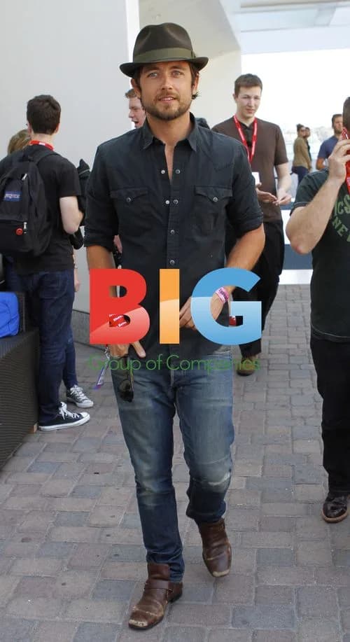 Justin Chatwin at Comic Con 2011