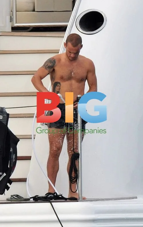 Wesley Sneijder's Family Vacation in Saint-Tropez