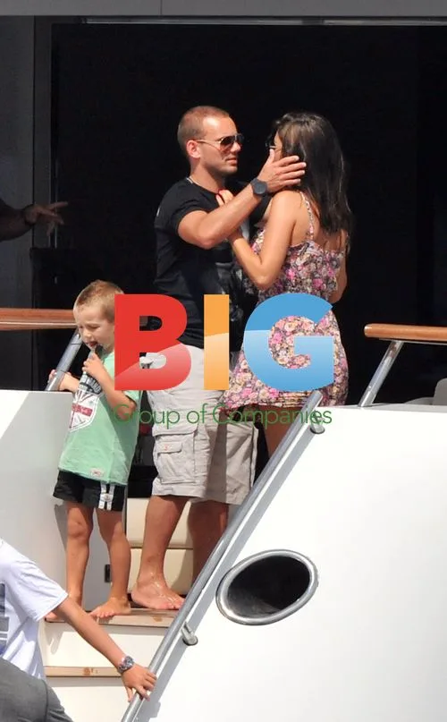 Wesley Sneijder's family vacation in Saint-Tropez