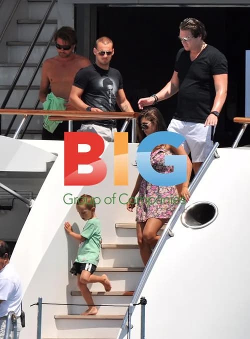 Wesley Sneijder vacations in Saint-Tropez