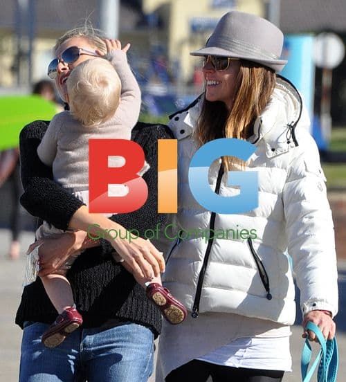 Sarah Murdoch and Daughter Aerin at Bondi Beach