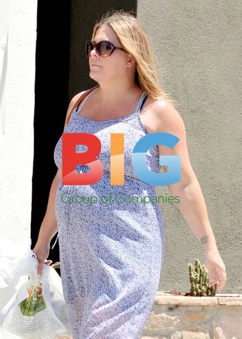 Nicole Eggert and Gena Lee Nolan Shop Together