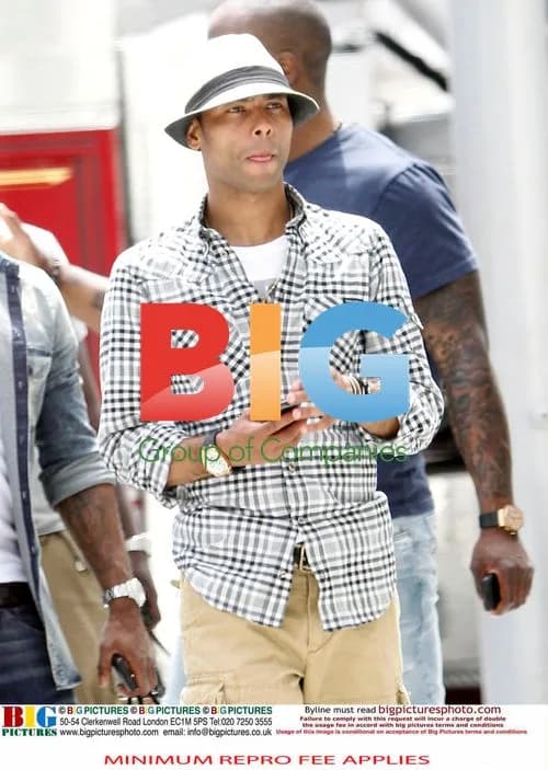 Ashley Cole and friends shopping in LA