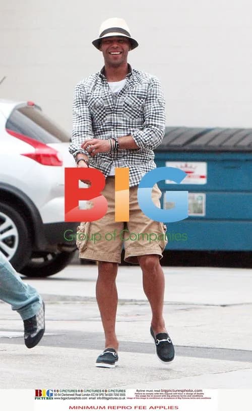 Ashley Cole and friends shop in LA
