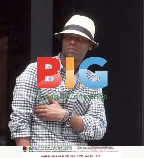 Ashley Cole and friends shopping in LA
