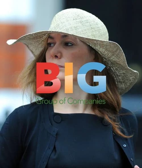 Tara Palmer Tomkinson in Floppy Hat