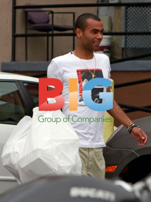 Ashley Cole Enjoys California Vacation