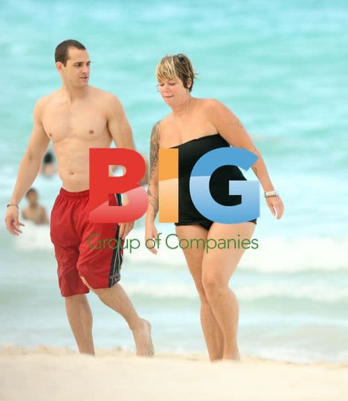 Mia Michaels Spotted in Miami Beach