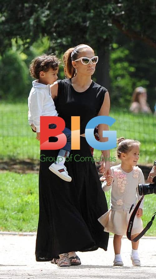 Jennifer Lopez and Twins in Paris