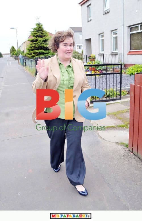 Susan Boyle Returns to Old Home