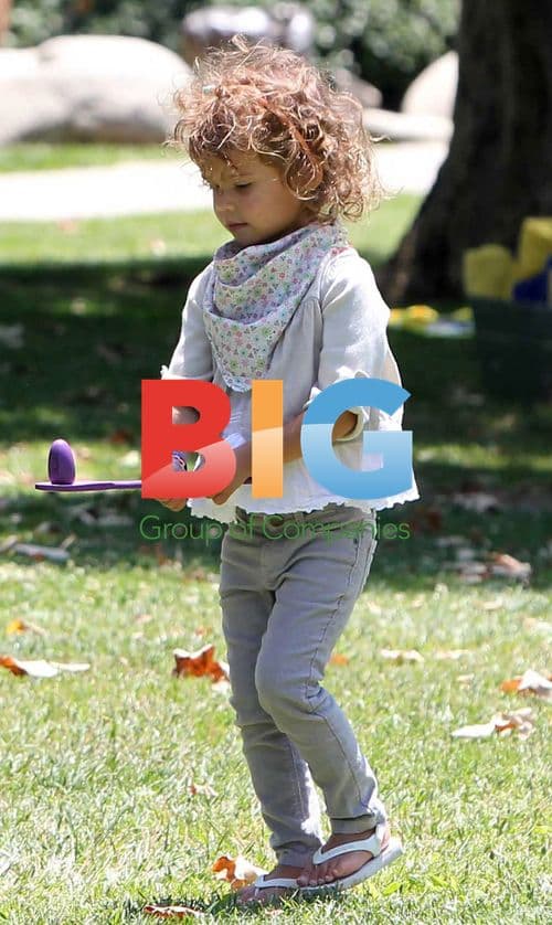 Jessica Alba and Family at the Park