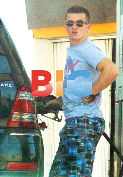 Joey Barton Shopping in Portugal